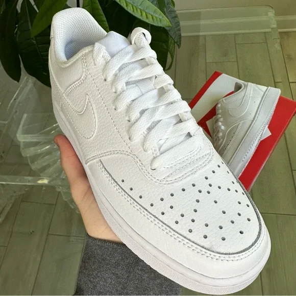 NEW NIKE WHITE COURT SNEAKERS - Picture 2 of 3